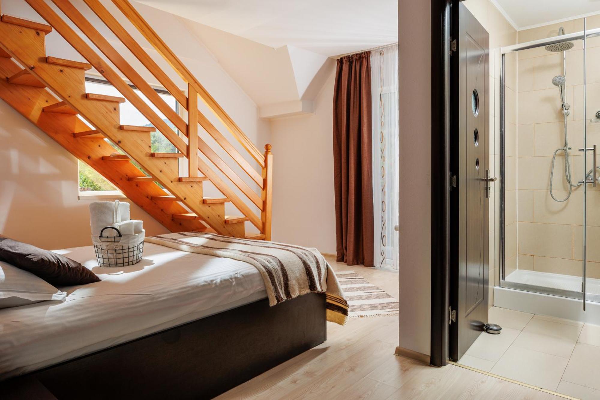 Casa Cu Salcami Holiday home *